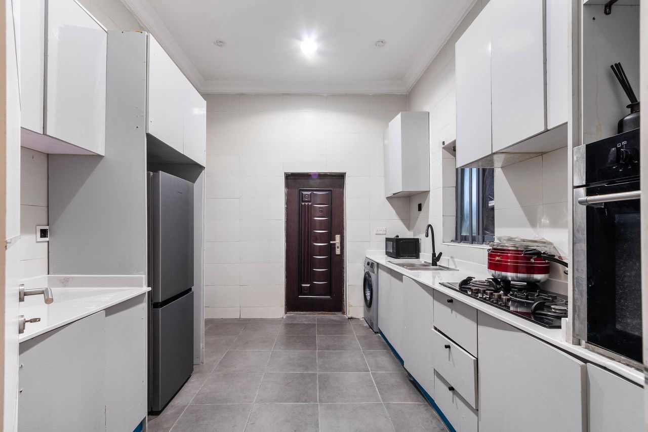 Luxurious 3 bedroom Apartment.