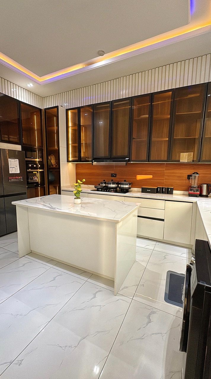 5bedroom self compound