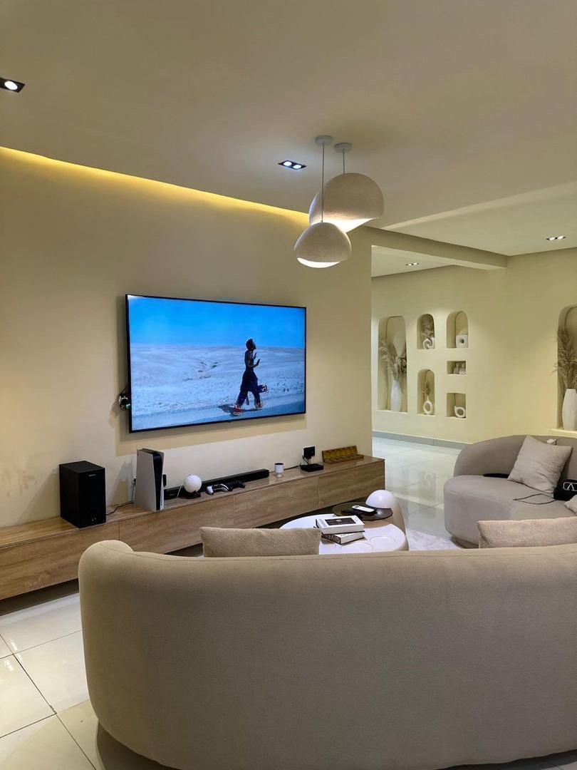 2 bedroom apartment in freedom way