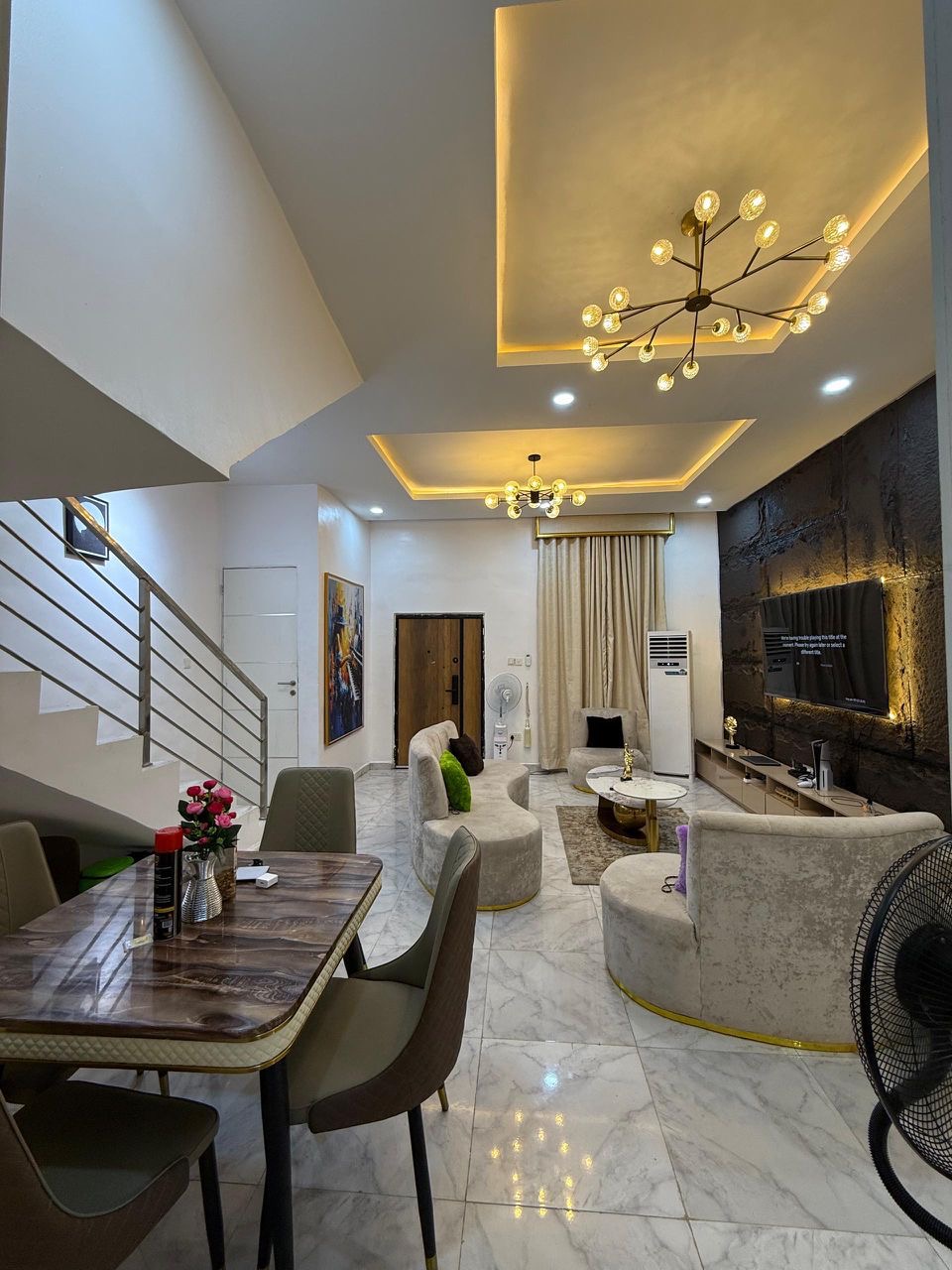 3 bedroom Triplex apartment