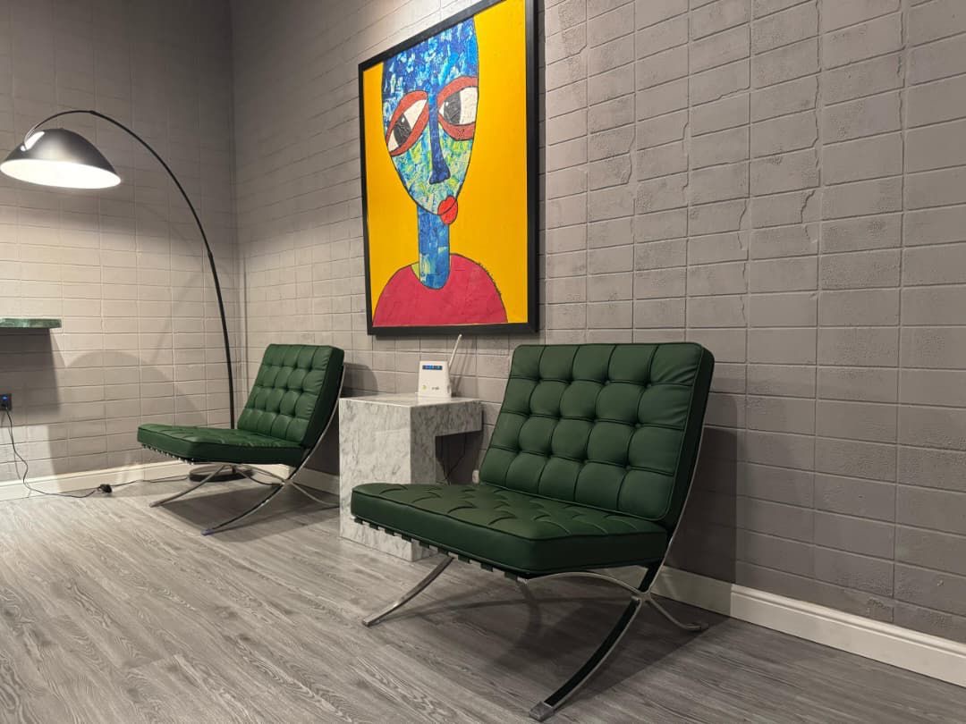 HOLMESWOOD (2bedroom Alexa apartment)