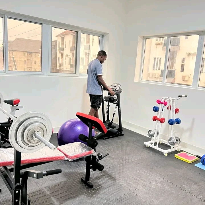 A luxurious 1 bedroom apartment