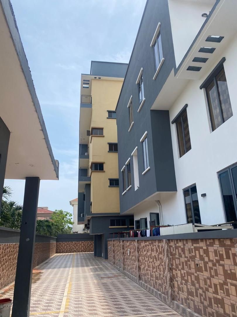 3 bedroom in oniru