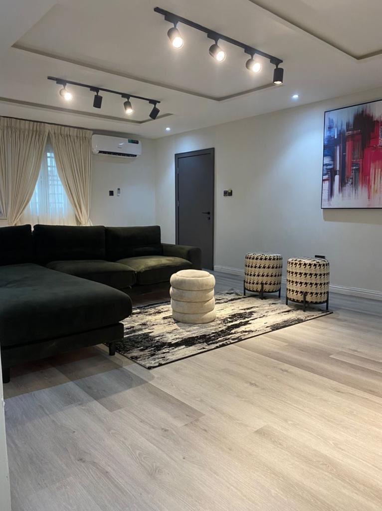 4 units of 2 bedrooms