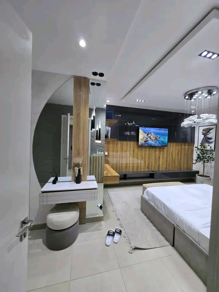 Elegant two-bedroom Seaview