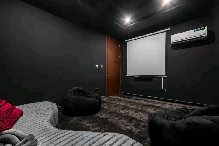 4 BEDROOM APARTMENT WITH CINEMA, POOL AND TOP NOTCH AMENITIES