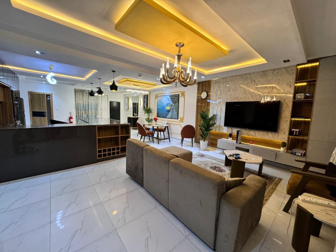 2bedroom in admiralty way