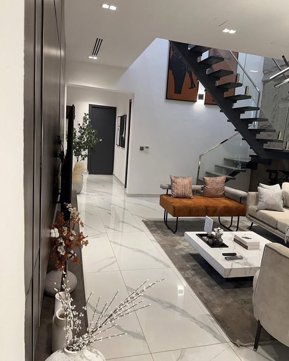 Luxury and spacious three apartment