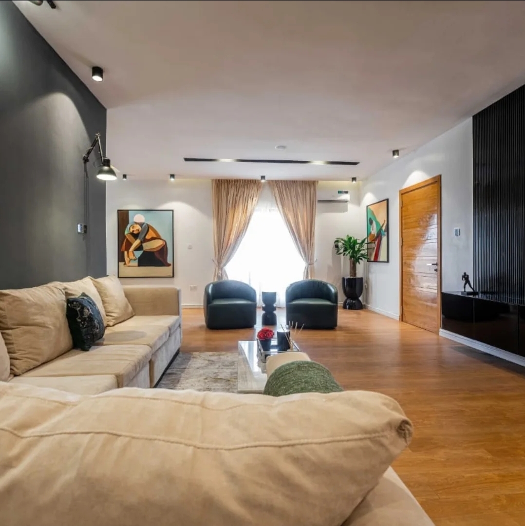 The flex 2 units of 3 bed cream apartment