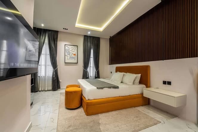 One comfortable bedroom apartment