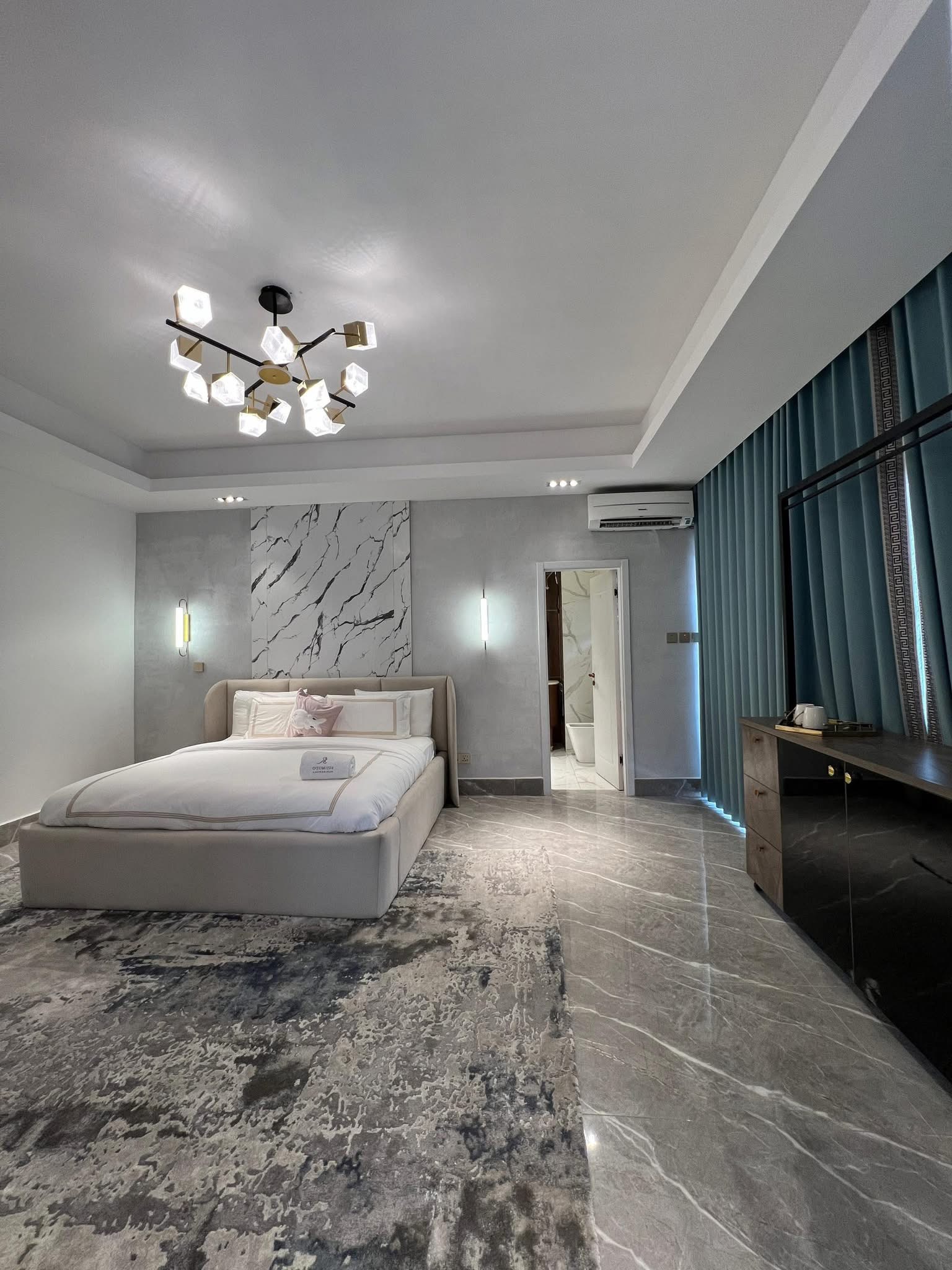 Luxury furnished (Helen)