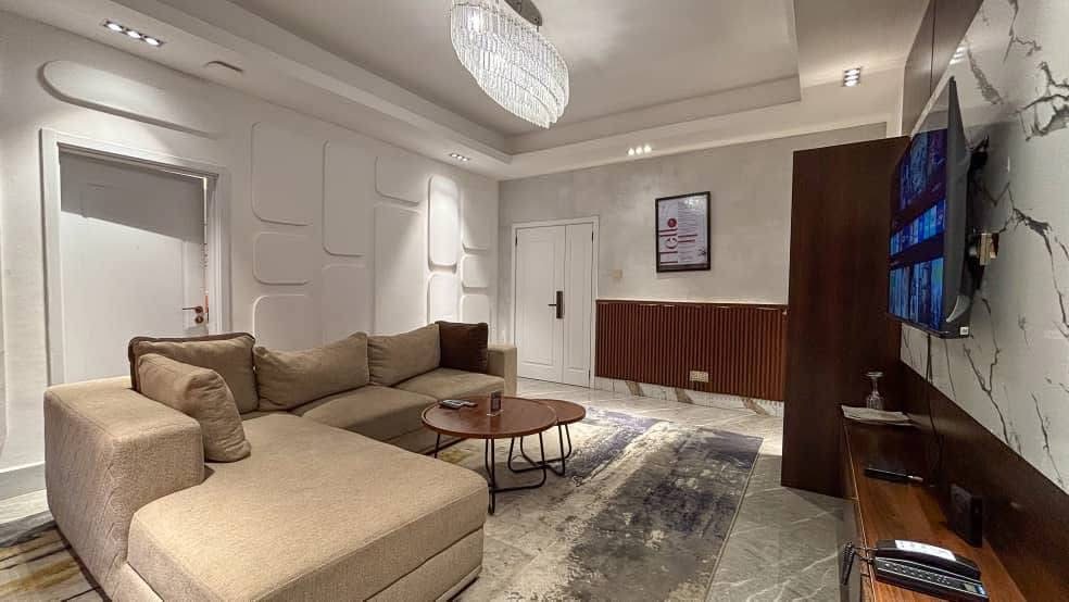 Luxury furnished (Helen)