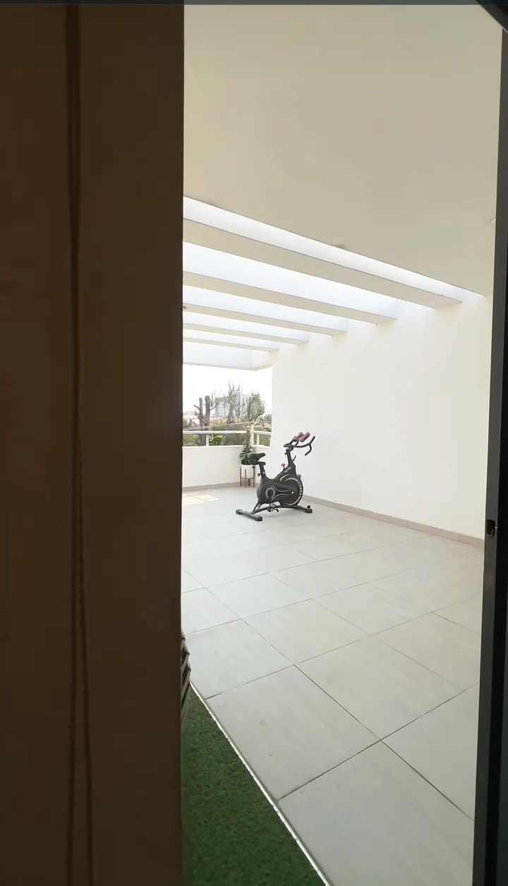 Royal Platinum* Luxurious 3 bedroom with three living rooms Self compound.