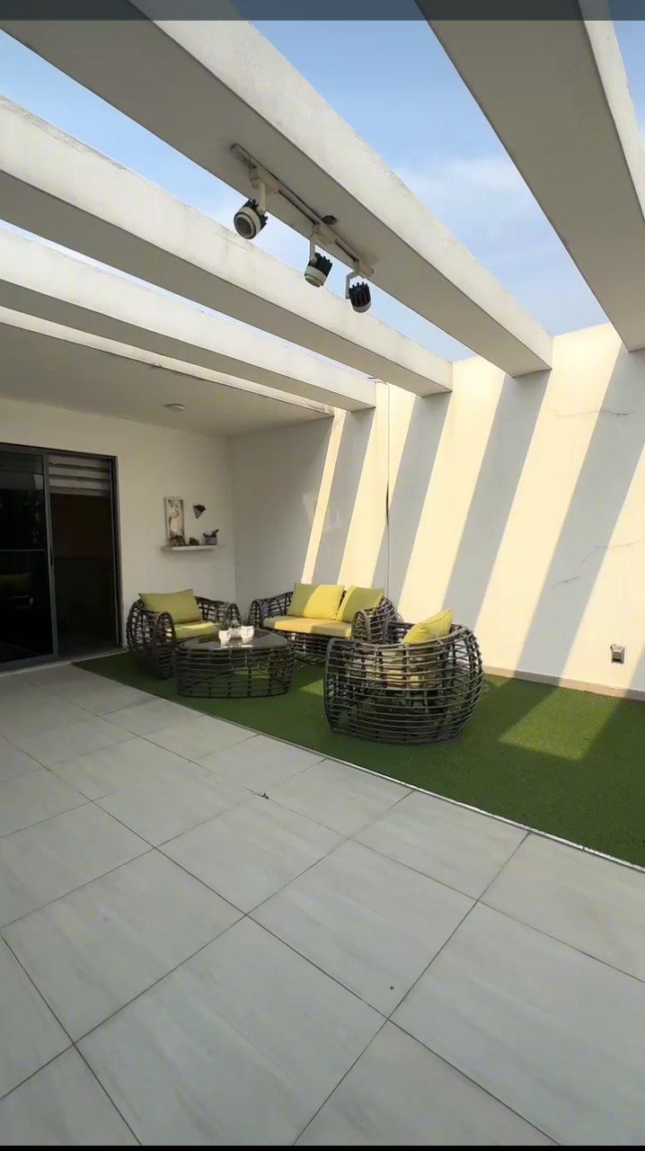 Royal Platinum* Luxurious 3 bedroom with three living rooms Self compound.