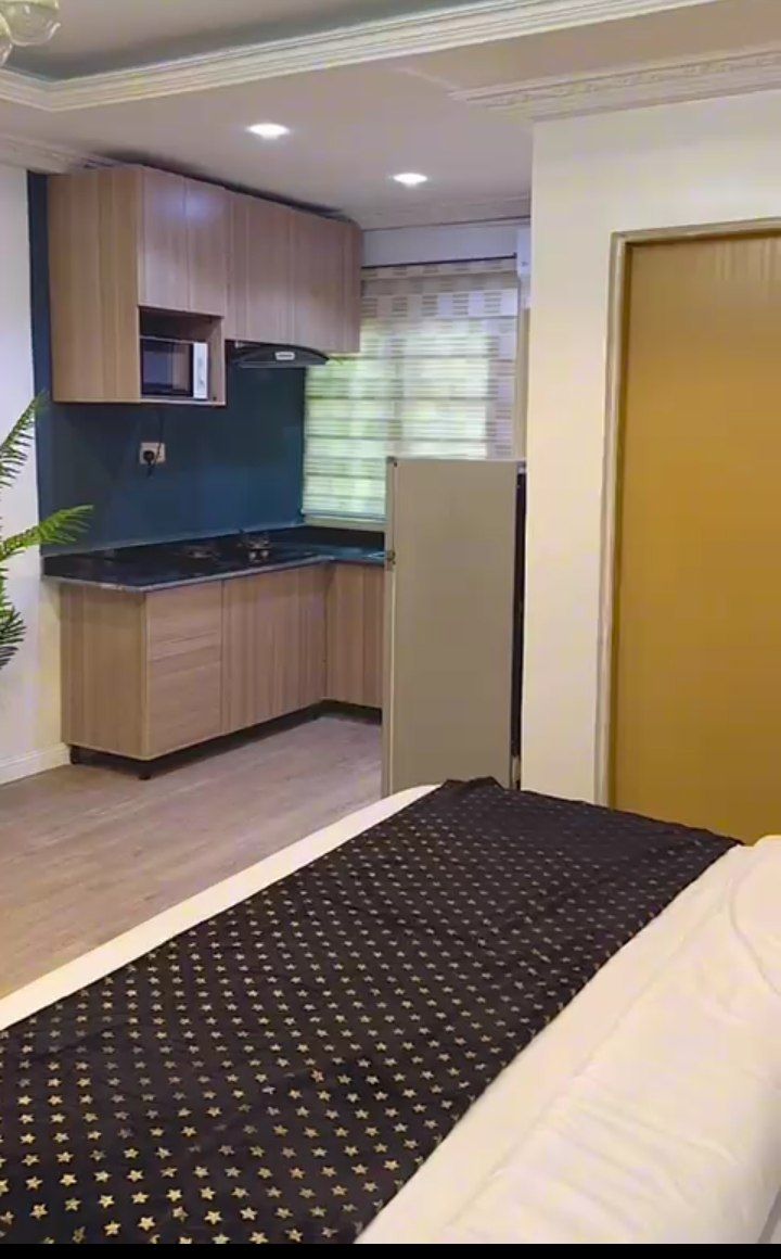 1-Bedroom Luxury Shortlet Apartment | Balcony